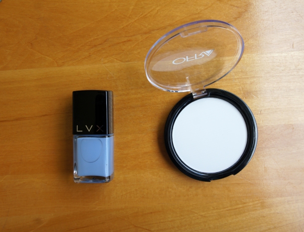 Boxycharm June Unboxing 2016 LVX Nail Lacquer in Serene Ofra Oil Control Pressed Powder